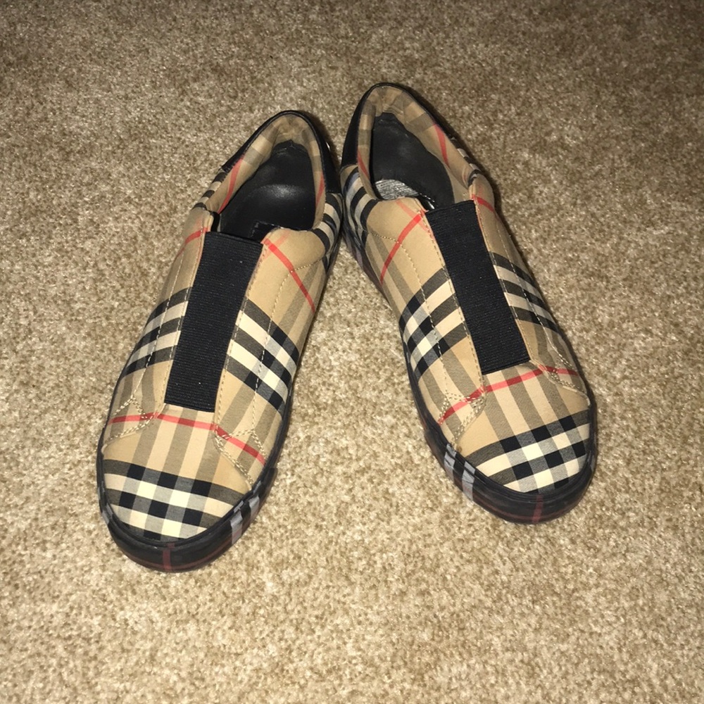 Gently used Burberry Markham Trainer